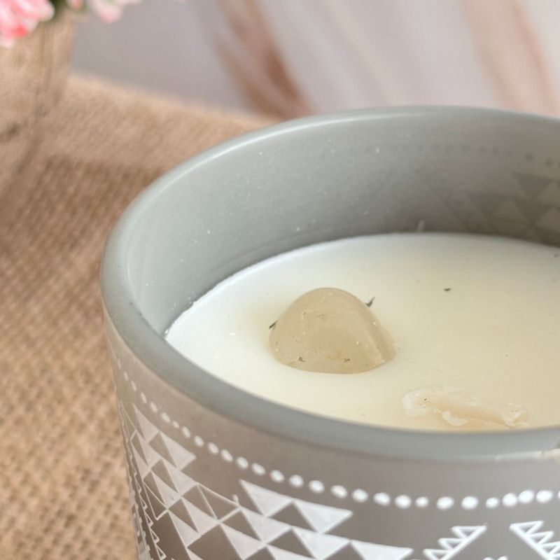 Vela Boho Salvia Blanca con Piedra Cuarzo Cristal 120gr