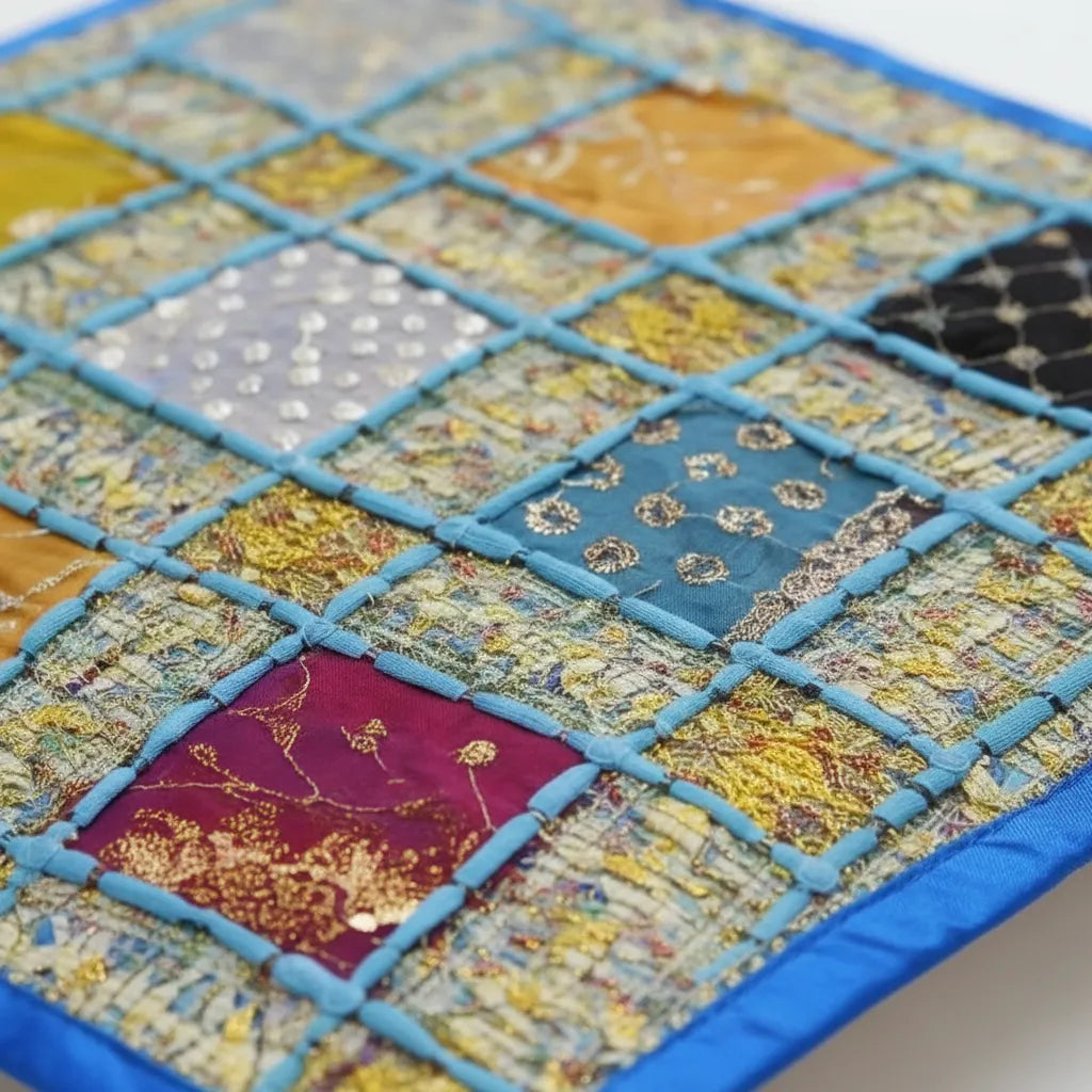 Funda de Cojín Celeste con Parche Brilloso