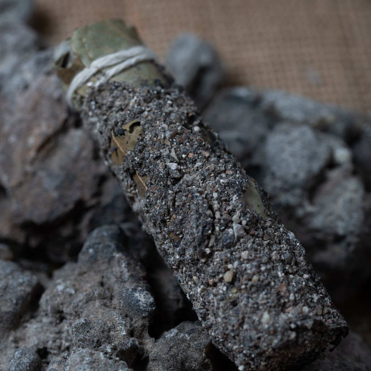 Sahumitos de Copal
