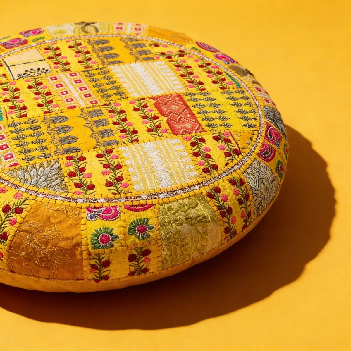 Cojin de Suelo Patchwork Amarillo Redondo Extra Grande