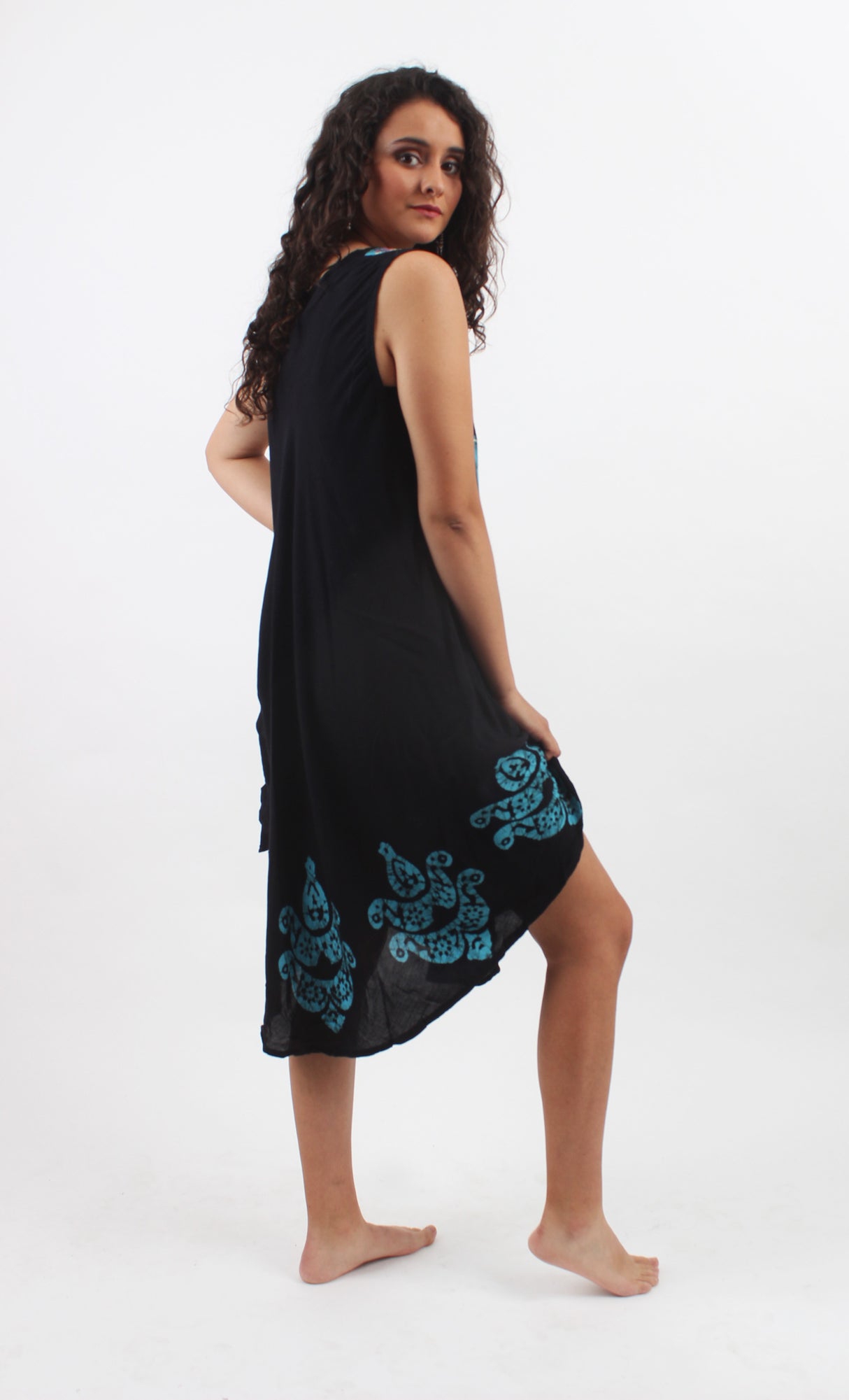 Vestido Pintado a Mano Negro - Celeste