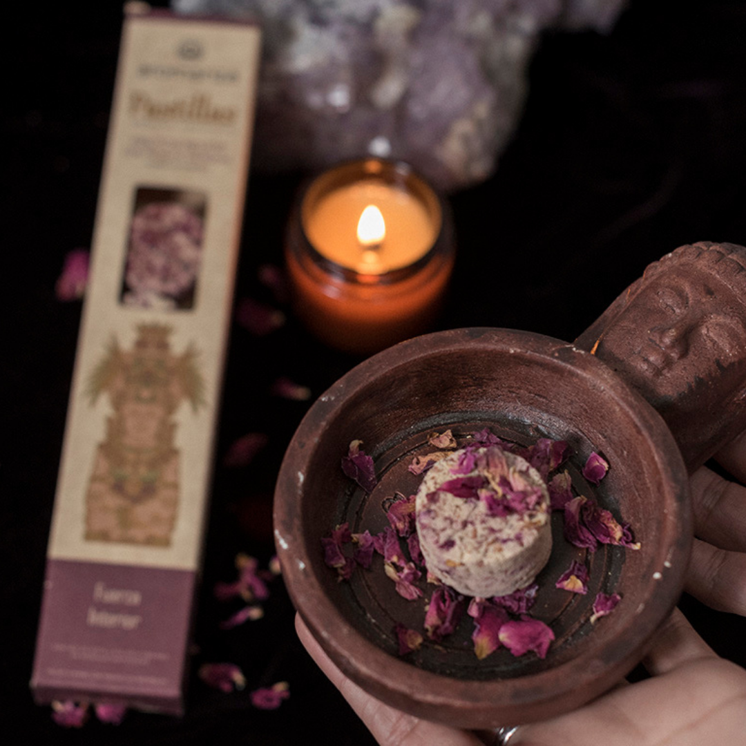 Pastilla Sahumerio Berry Kiss con Petalos de Jazmin - Aromanza