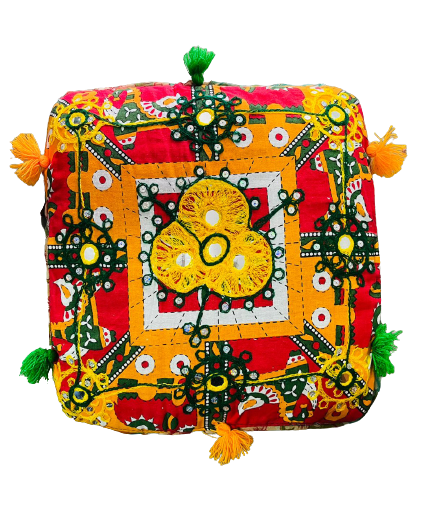Cojin bordado a mano Mishka Orange