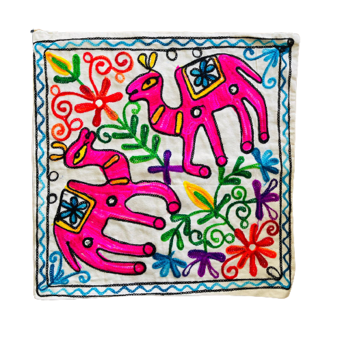 Funda de Cojín Bordado a mano - Camello Duo - Pink