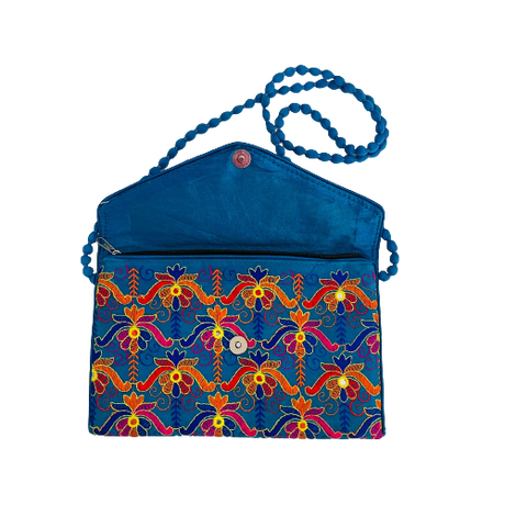 Cartera tipo sobre Celeste